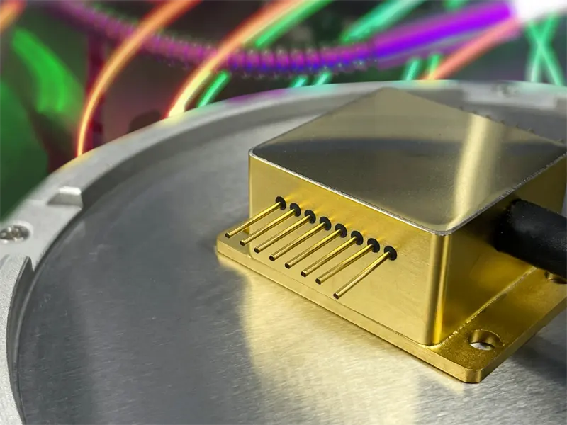 Fuente de luz láser para sistema de imágenes oftálmicas